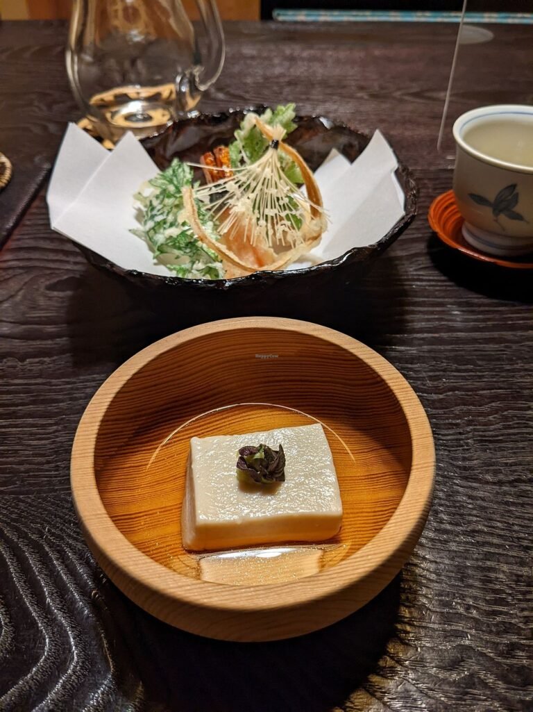 hcmp91 1482601 768x1025